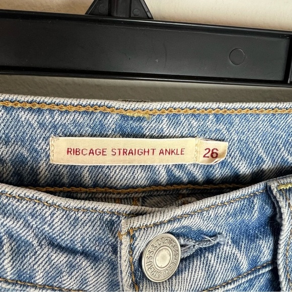 Levi’s Ribcage Straight Ankle Jeans Distressed Light Wash Size 26 - Picture 6 of 8